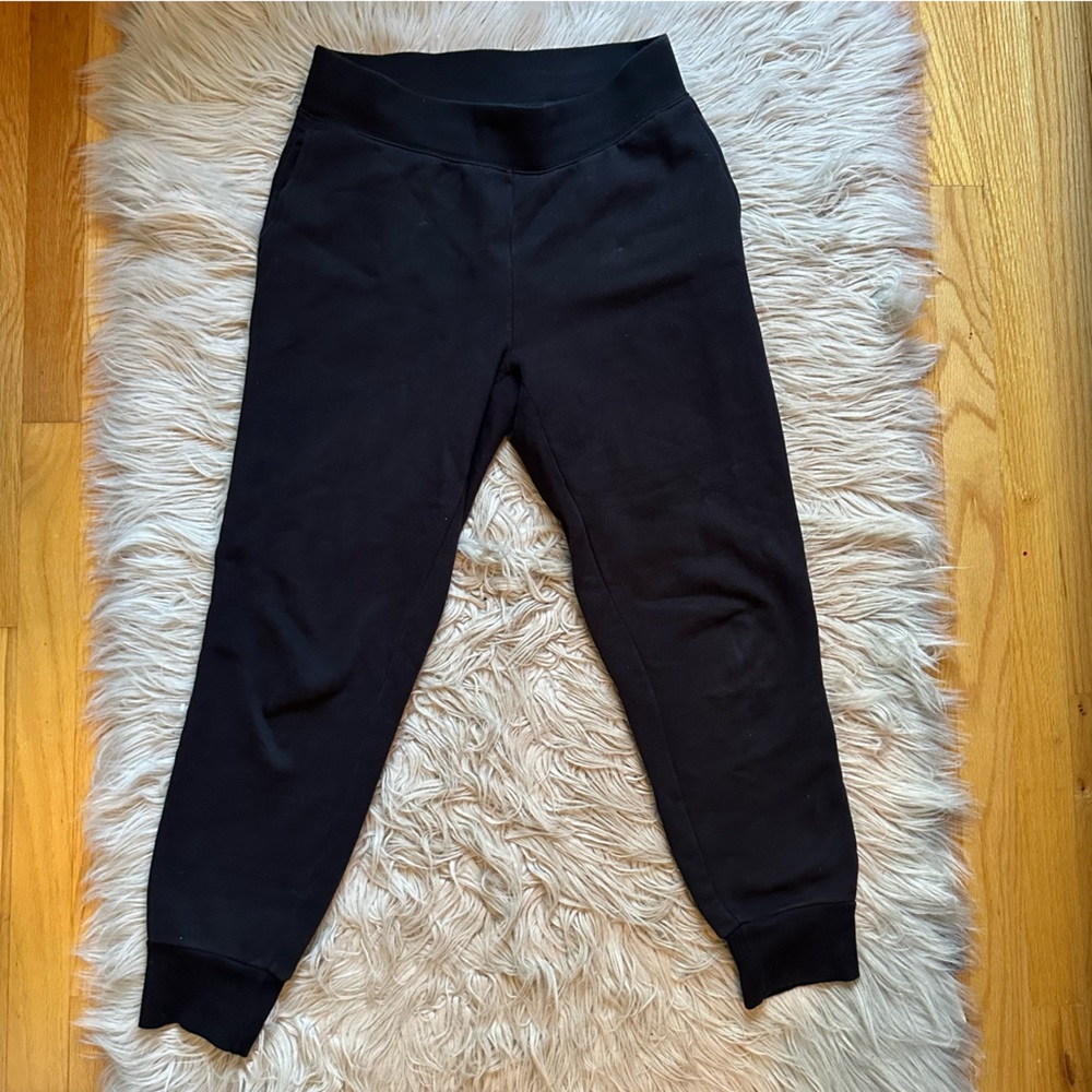 Aritzia TNA Cozy Fleece Black Joggers